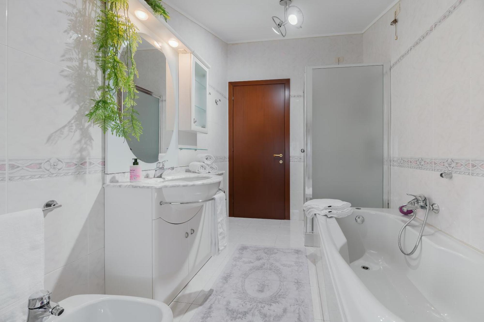 Casa Di Iaio - 90 M2 Apt With Free Wi-Fi, Netflix, Home Cinema & Parking Gorizia Buitenkant foto